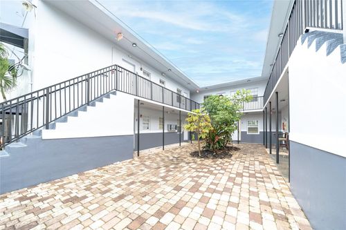apt-15-3615 Thomas Ave, Miami, FL, 33133-5753 | Card Image