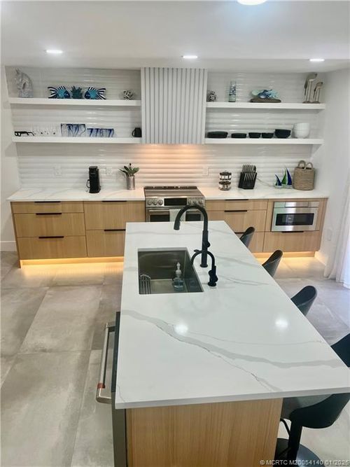 d6-2600 S Kanner Hwy Road, Stuart, FL, 34994 | Card Image