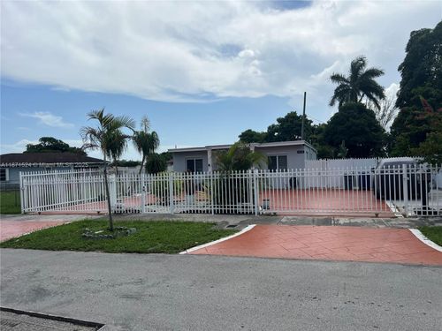 15600 Nw 157th Street Rd, Miami Gardens, FL, 33054-6925 | Card Image