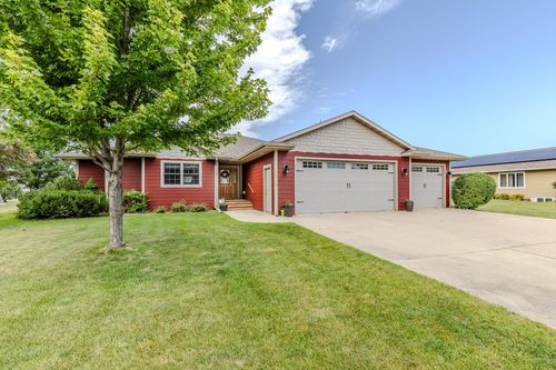 2504 Troy Ave, Spirit Lake, IA, 51360-7637 | Card Image