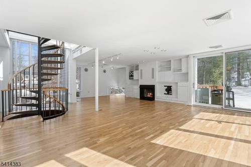 2 Old Mill Rd, North Caldwell, NJ, 07006-4717 | Card Image