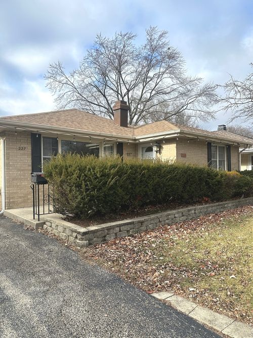 227 N Butterfield Rd, Libertyville, IL, 60048-1756 | Card Image