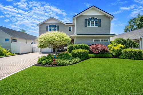 3720 Farmedge Ct, Bethpage, NY, 11714-4106 | Card Image
