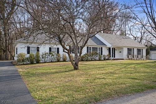 7 Village Rd, Florham Park, NJ, 07932-2411 | Card Image