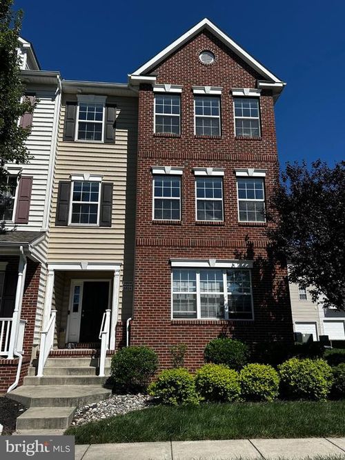 90-l-3024 Goshen Dr, PENNSBURG, PA, 18073-1223 | Card Image