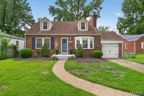 8738 Litzsinger Dr, Brentwood, MO, 63144-2306 | Card Image