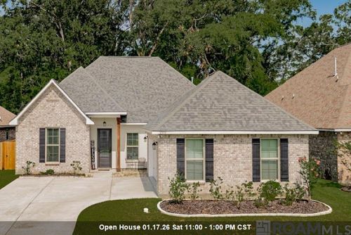 18955 Corlis Green Dr, Zachary, LA, 70791-8372 | Card Image