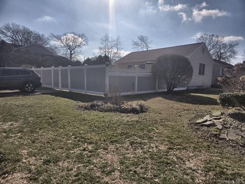 21 Wyant Ave, Ronkonkoma, NY, 11779-4119 | Card Image