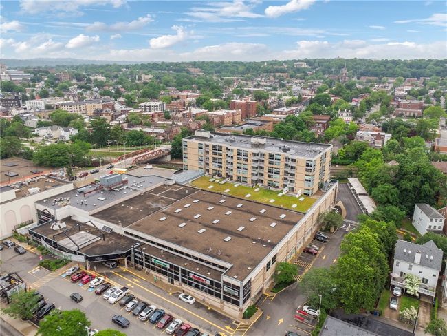 APT-306 - 5570 Centre Ave, Condo with 2 bedrooms, 2 bathrooms and 2 parking in Shadyside PA | Image 37