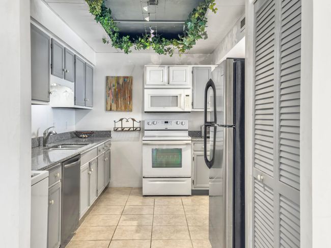 Kitchen | Image 25