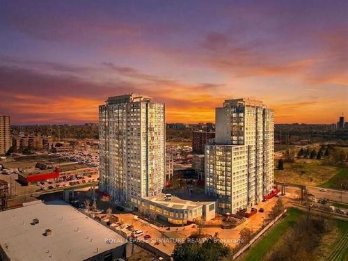611-2550 Lawrence Ave E, Scarborough, ON, M1P4Z3 | Card Image