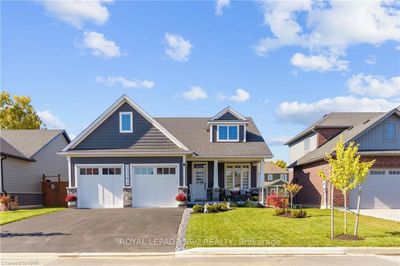 3585 Canfield Cres, House other with 2 bedrooms, 2 bathrooms and 4 parking in Stevensville ON | Image 2