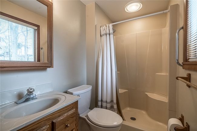 3229 Sundale Dr, House other with 3 bedrooms, 3 bathrooms and 2 parking in Glenshaw PA | Image 17