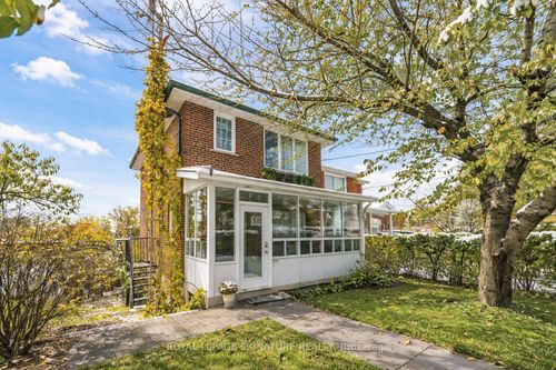 362 Silverthorn Ave, York, ON, M6M3G8 | Card Image