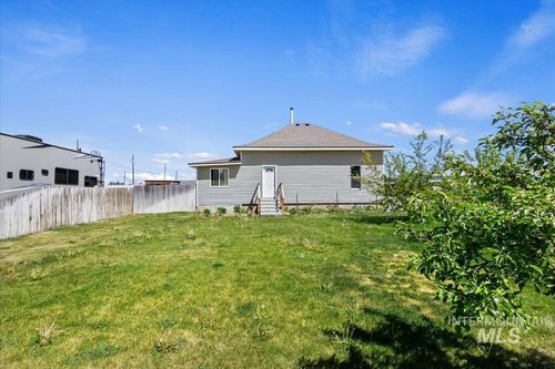 541 3rd St E, Hansen, ID, 83334-4933 | Card Image