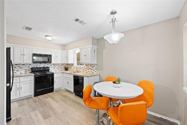 Dining in the Kitchen 2 | Image 6