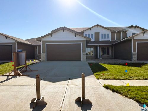 5219 E 67th St Street, Sioux Falls, SD, 57108 | Card Image