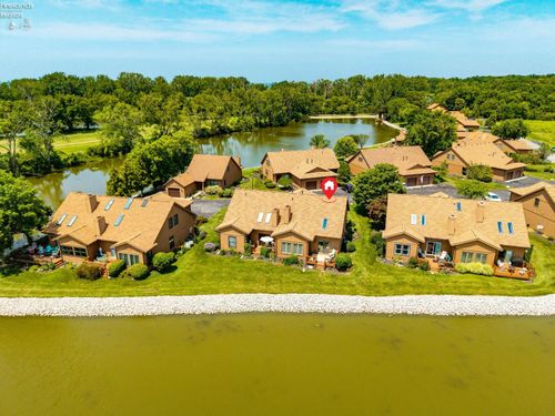 51 N Harbors End Dr, Port Clinton, OH, 43452-2788 | Card Image