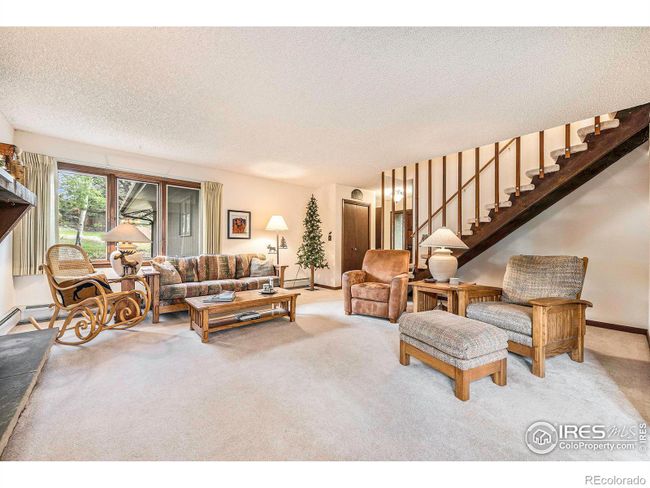 Living Room and Dining Room in 3 Bedroom | Image 10