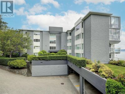 2301 - 2829 Arbutus Rd, Condo with 2 bedrooms, 2 bathrooms and 2 parking in Victoria BC | Image 3