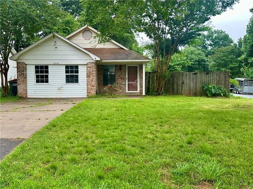 2202 S Jackson Cv, Russellville, AR, 72802-6972 | Card Image