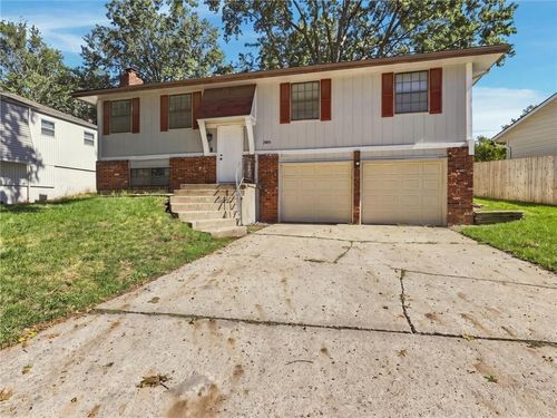 1428 S Apache Ln, Olathe, KS, 66062-3271 | Card Image