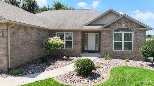 7525 Stonebridge Golf Dr, Maryville, IL, 62062-6445 | Card Image