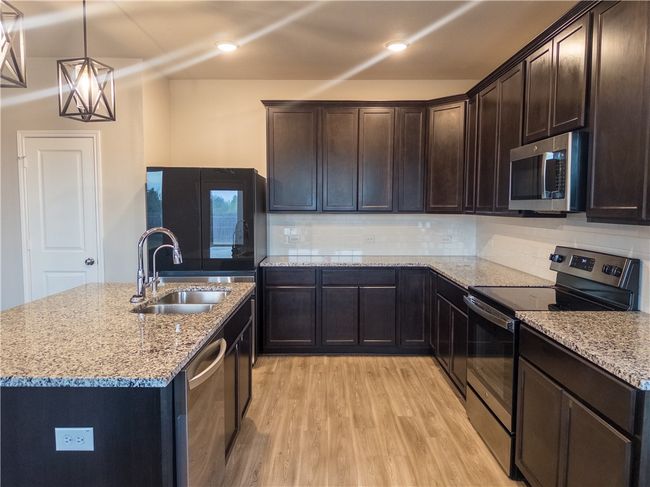 3812 Centerfire Rd, House other with 4 bedrooms, 2 bathrooms and 2 parking in Waco TX | Image 5