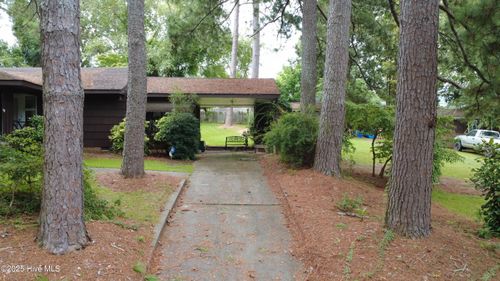 302 E Simmons Ave, Williamston, NC, 27892-1848 | Card Image