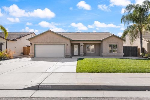 273 Aspen Ave, Fowler, CA, 93625-9412 | Card Image