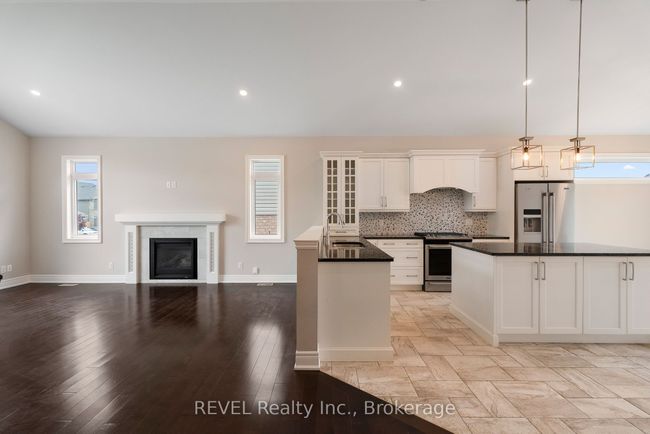 6464 Sam Iorfida Dr, House other with 6 bedrooms, 3 bathrooms and 6 parking in Niagara Falls ON | Image 11