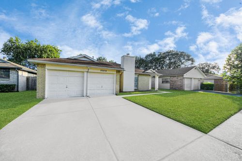 20214 Apache Gardens Ln, Katy, TX, 77449-3216 | Card Image