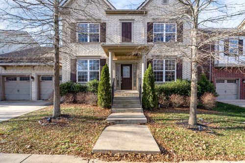 1001 Ryecroft Ln, Franklin, TN, 37064-1575 | Card Image