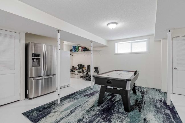 161 Rainbow Falls Heath, Home with 3 bedrooms, 2 bathrooms and 6 parking in Chestermere AB | Image 39
