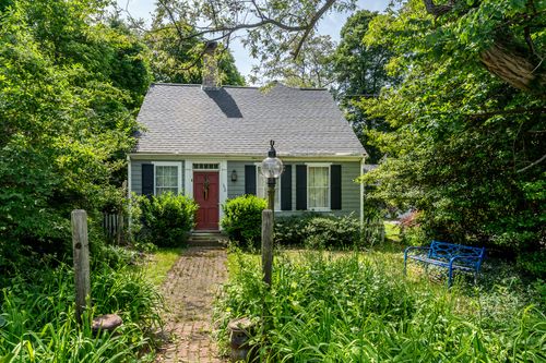 228 Phinneys Ln, Centerville, MA, 02632-2544 | Card Image