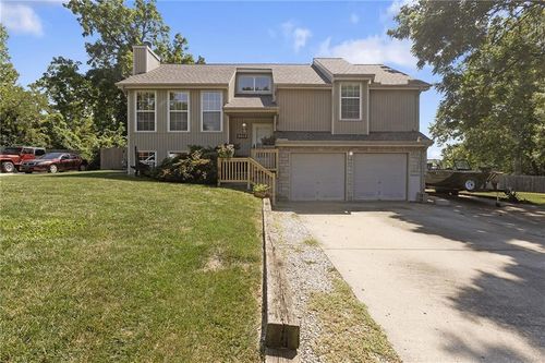 9013 W 48th Ter, Merriam, KS, 66203-1219 | Card Image