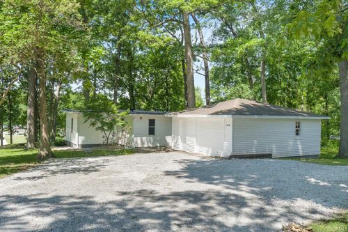 368 N Oakwood Dr, Albion, IN, 46701-9550 | Card Image