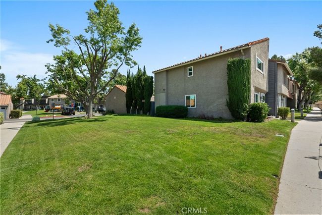 22524 Paseo Terraza, Townhouse with 2 bedrooms, 2 bathrooms and 2 parking in Santa Clarita CA | Image 24