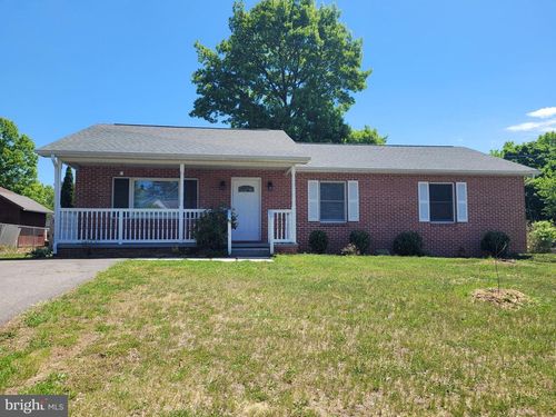111 Windcrest Cir, WINCHESTER, VA, 22602-6241 | Card Image