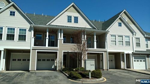 23 Mcclelland Way, Clifton, NJ, 07012-1658 | Card Image
