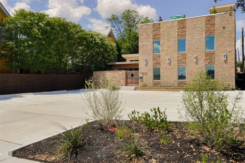 900 W North Loop Blvd, Austin, TX, 78756-2217 | Card Image