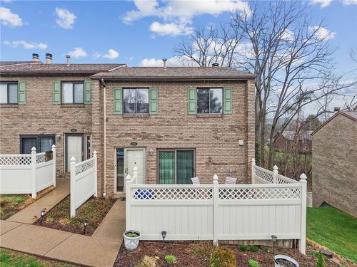 300 Williamsburg Ln, Murrysville, PA, 15632-1530 | Card Image
