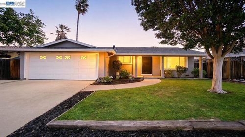 34352 Newton Ct, Fremont, CA, 94555-2337 | Card Image