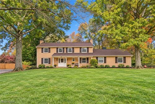 2221 Devonshire Dr Nw, Canton, OH, 44708-2017 | Card Image