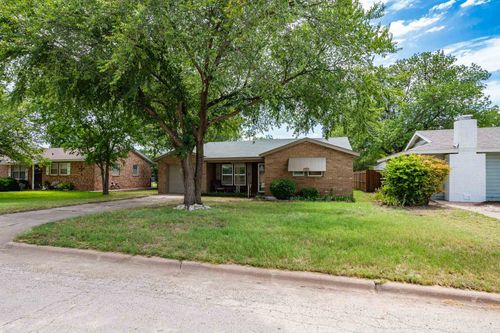 909 S Anson St, Stamford, TX, 79553-6505 | Card Image