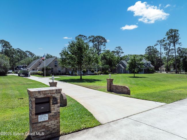 5670 Bob White Trl, House other with 5 bedrooms, 4 bathrooms and null parking in Mims FL | Image 7