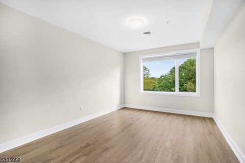 unit-203-42 Spring St, Morristown, NJ, 07960-4561 | Card Image