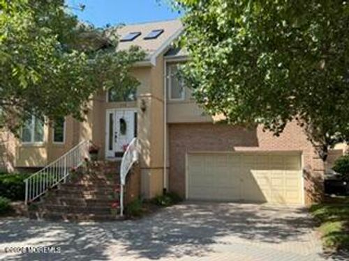 134 Beaver Brook Ct, Holmdel, NJ, 07733-2541 | Card Image