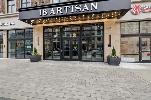 18 Artisan Dr, Salem, NH, 03079-5019 | Card Image