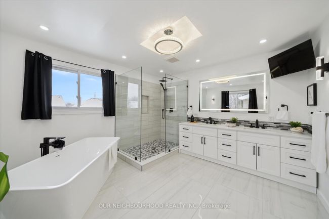 890 Royal Orchard Dr, House other with 4 bedrooms, 4 bathrooms and 4 parking in Oshawa ON | Image 27